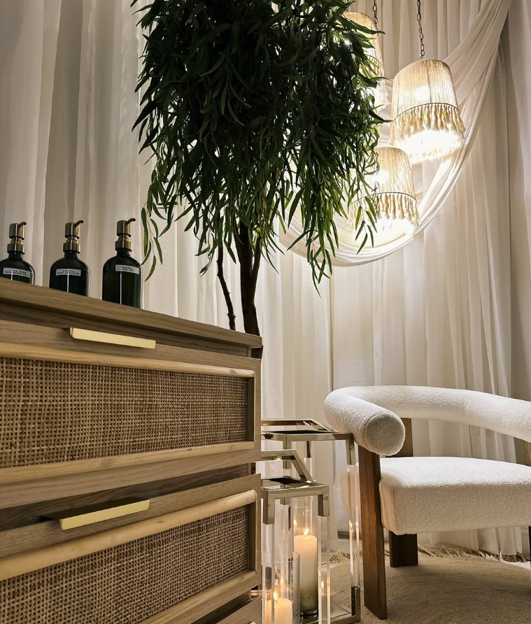 Spa Bath, Side Light
